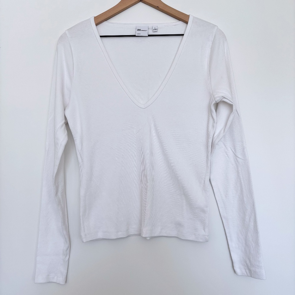 Aritzia Tna Homestretch Rib V-Neck Long Sleeve in White